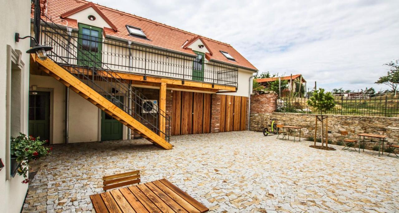 Penzion A Bistro Stary Kopec Znojmo Buitenkant foto