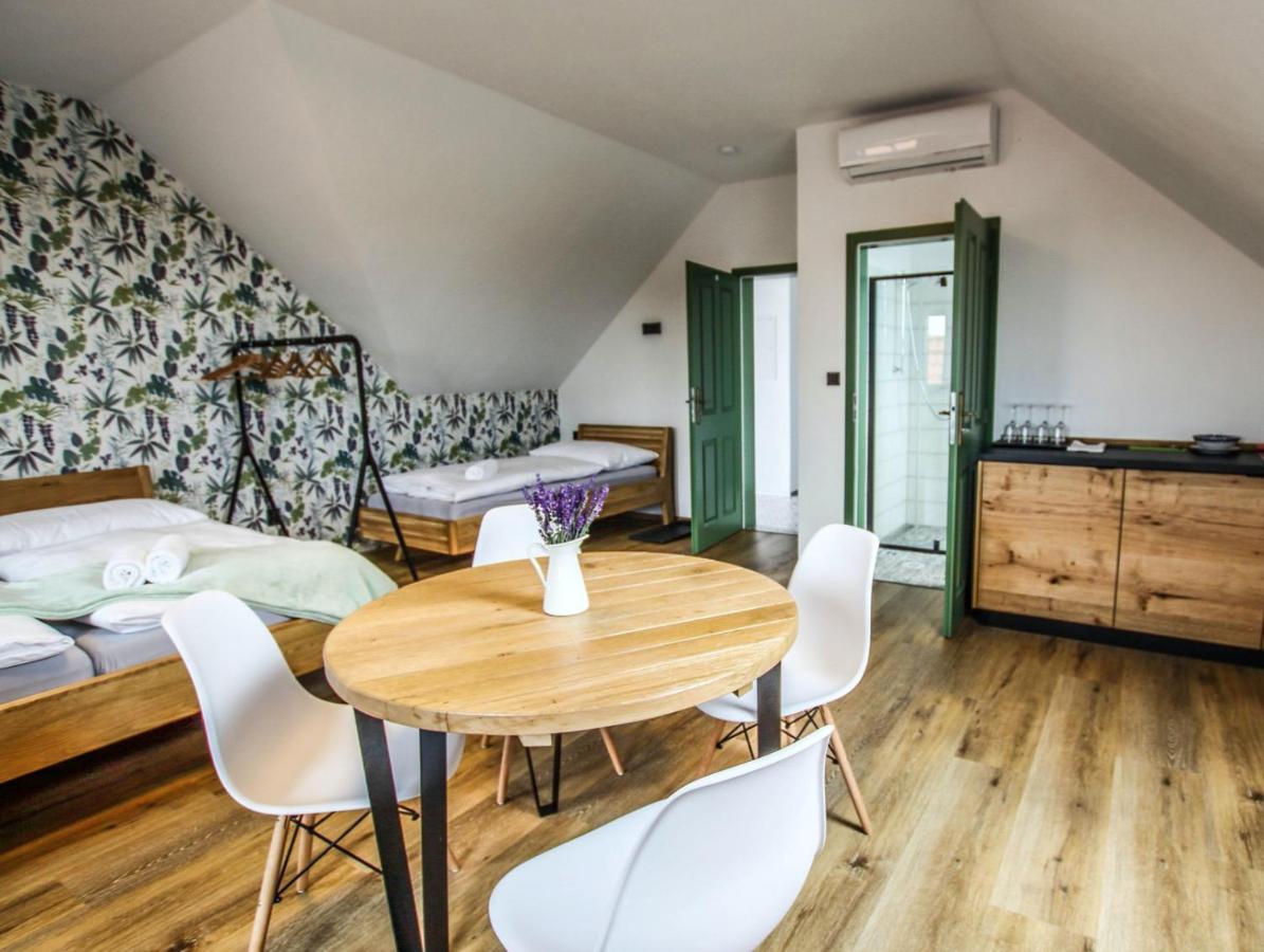 Penzion A Bistro Stary Kopec Znojmo Buitenkant foto